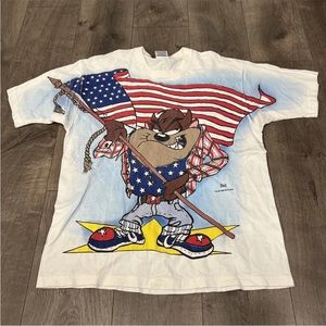 Vintage 1995 Taz United we stand Looney Tunes All Over Print Freeze T-Shirt Late